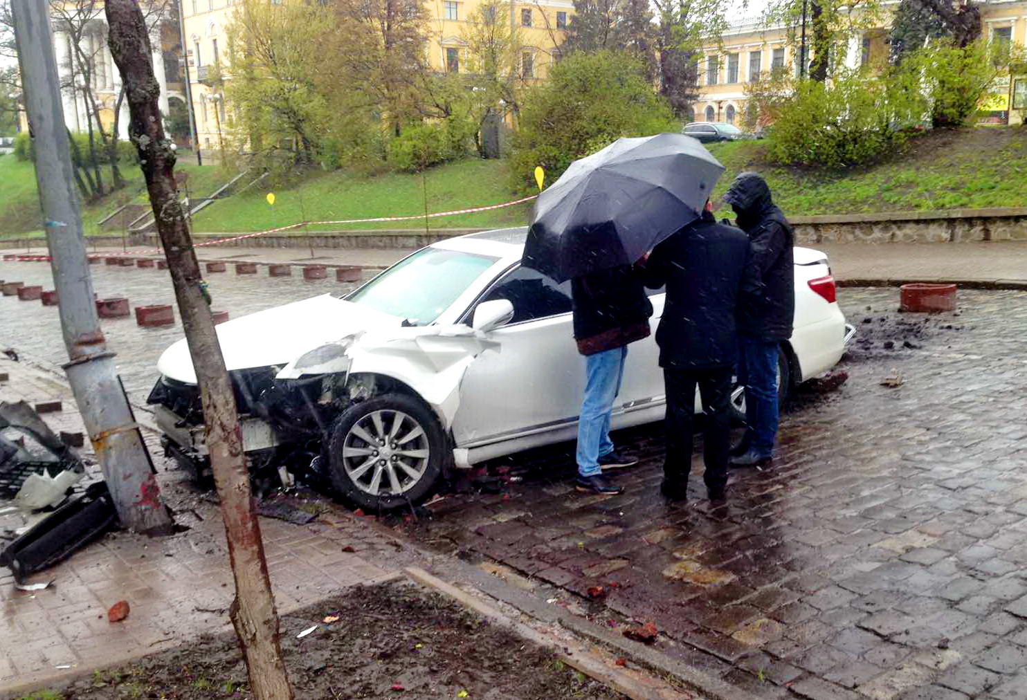 В Киеве задержали сотрудника Кабмина, бравшего десятки тысяч долларов за трудоустройство на госслужбу (фото)