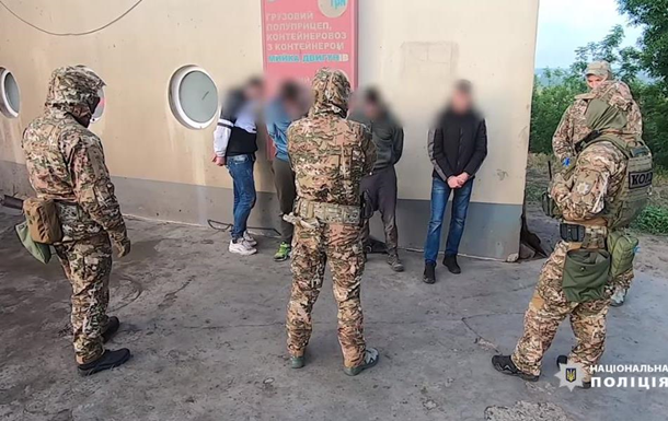 Появилось видео задержания иностранцев, устроивших стрельбу в Киеве
