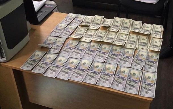 В Харькове судья требовала взятку за возвращение изъятых денег