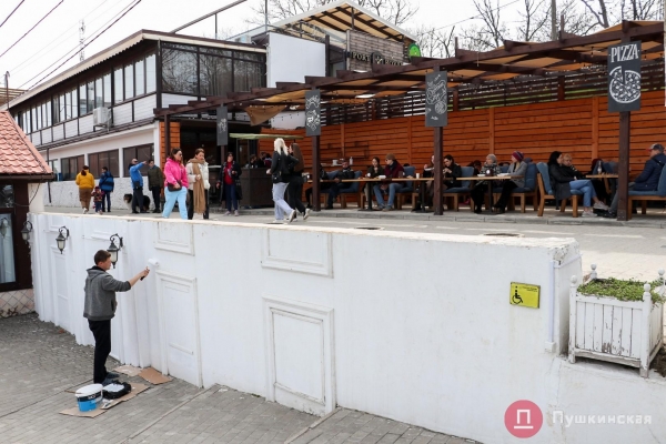 Краски, которых всем нам не хватало: большая прогулка по расцветающей Одессе. Фоторепортаж