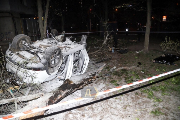 ДТП с переворотом в Одессе: авто превратилось в груду металлолома