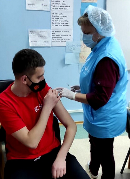Первый украинский клуб полным составом вакцинировали от коронавируса