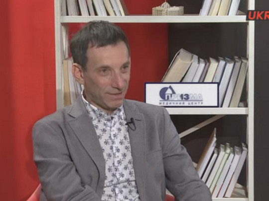 Портников назвав можливу причину скупчення російської військової техніки на кордоні з Україною