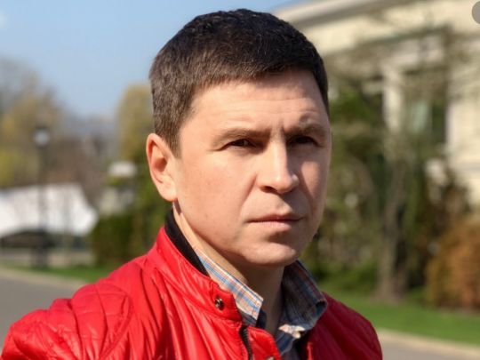 «У списку вже 15 прізвищ»: Подоляк розповів, чому Мендель пішла з посади прессекретарки