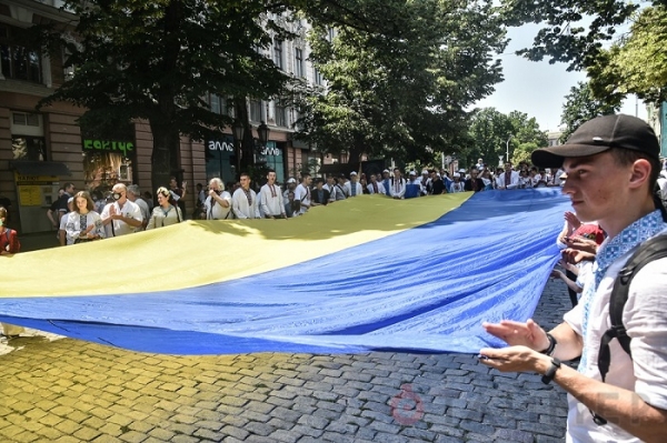 По Одессе прошёл марш вышиванок