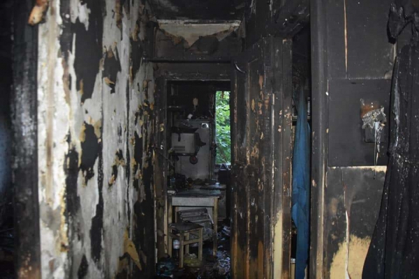 В 5-этажке на Балковской загорелась квартира: из дома эвакуировали 6 человек. Фото