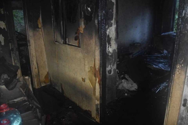 В 5-этажке на Балковской загорелась квартира: из дома эвакуировали 6 человек. Фото