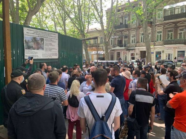 В центре Одессы безрезультатно помитинговали против сноса старинного здания