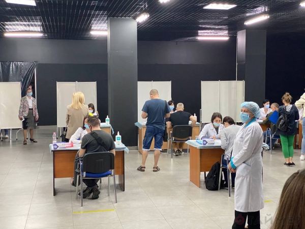 Центры вакцинации для всех желающих открылись в Одессе