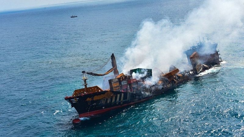 Екологічна катастрофа: біля берегів Шрі-Ланки у море вилилися сотні тонн нафти і азотної кислоти