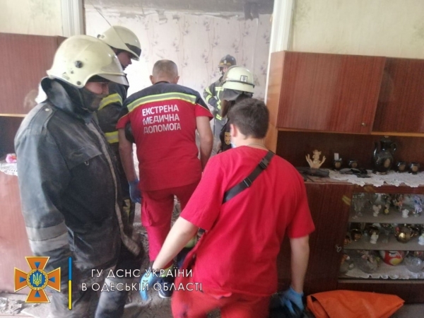 В жилом доме на Молдаванке обрушился потолок в квартире: погибла пожилая хозяйка. Фото