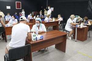 На выходных прививку от COVID-19 сделали рекордное количество одесситов: какую вакцину выбирали