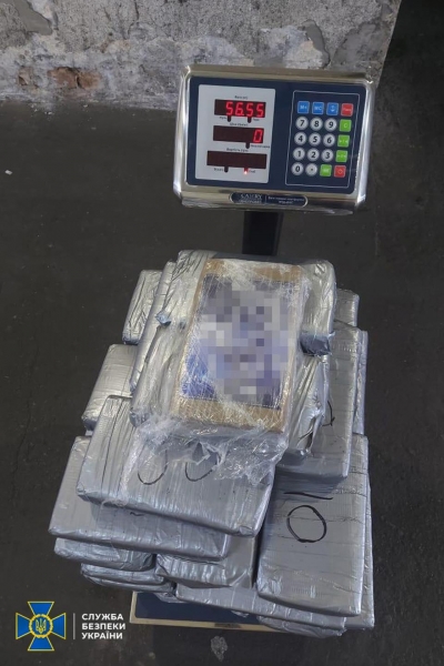 В порту под Одессой задержали контейнер с бананами, в котором спрятали почти 57 кг кокаина. Фото