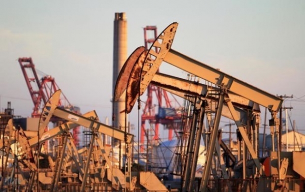 Нефть дешевеет на решении ОПЕК+