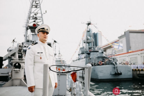 Полный порт «смертельной красоты», Зеленский и самолёты: как на Одесском морвокзале день ВМС отмечали