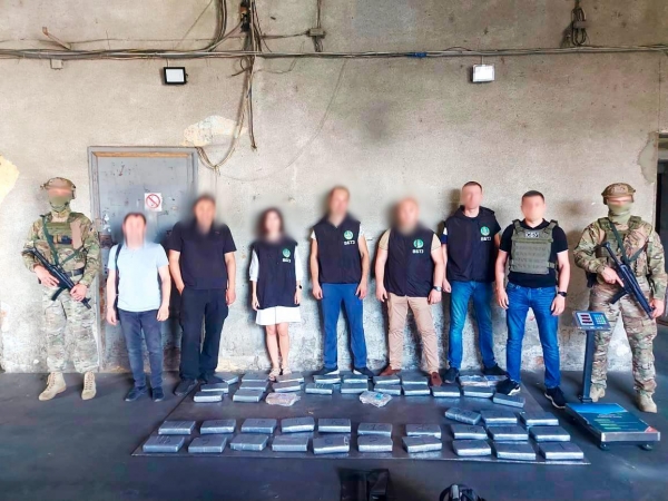 В порту под Одессой задержали контейнер с бананами, в котором спрятали почти 57 кг кокаина. Фото