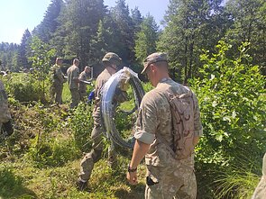 Литва почала установку огорожі з колючого дроту на кордоні з Білоруссю
