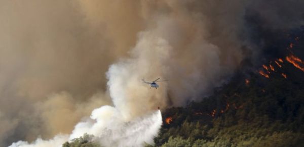 Пожежі в Туреччині підбираються до популярних курортів (карта поширення вогню)