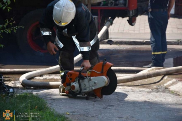 На Таирова горели три магазина 