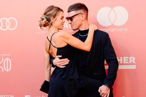 Иностранные звезды и роскошные наряды: как прошло открытие Одесского кинофестиваля