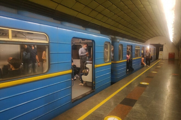 
Киев частично закроет метро и продлит работу транспорта на День независимости
