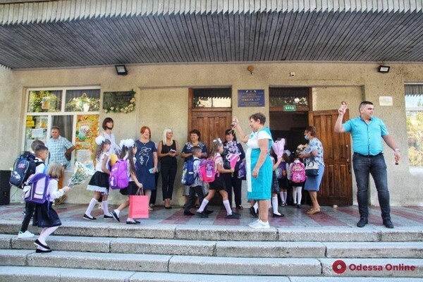 День знаний в Одессе: школьные линейки отменили, но не все 