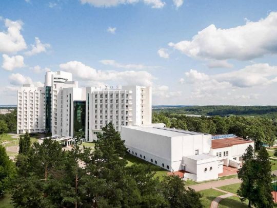 «Слуги» їдуть в Трускавець: ЗМІ розповіли, в яких умовах будуть жити учасники з'їзду партії