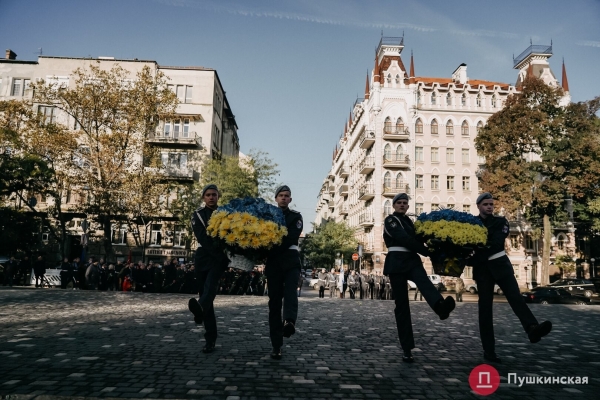В Одессе почтили памятников защитников Украины. Фоторепортаж