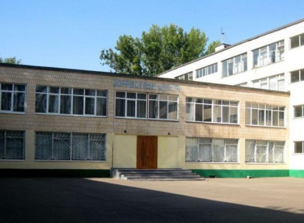Одесской школе № 71 починят фасад
