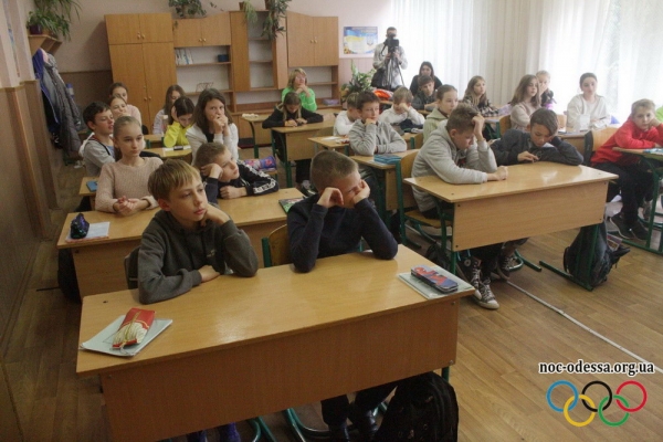 Стрельба из лука. Чемпионка Украины провела олимпийский урок для учеников одесской школы