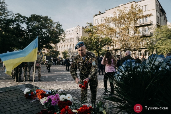 В Одессе почтили памятников защитников Украины. Фоторепортаж