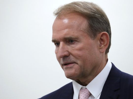 Політолог назвав справу Медведчука спробою влади перемикнути увагу народу з офшорних скандалів