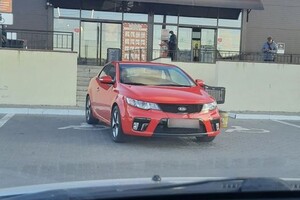 Штрафы не напугали: свежая фотоподборка наглых водителей в Одессе