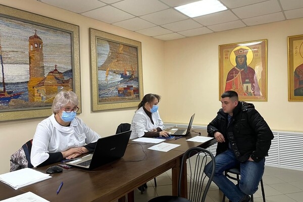 В Одессе открыли пункт массовой вакцинации при монастыре: на очереди – Кирха