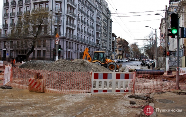 Затянувшиеся раскопки на Большой Арнаутской: что там происходит и когда откроют движение. Фото