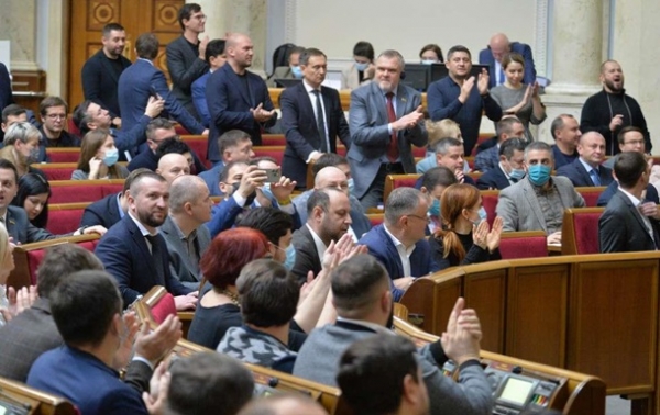 Спикер Рады поддерживает онлайн-голосование
