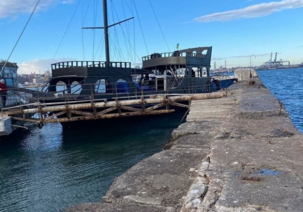 На одесском Морвокзале женщина угнала яхту и устроила ДТП