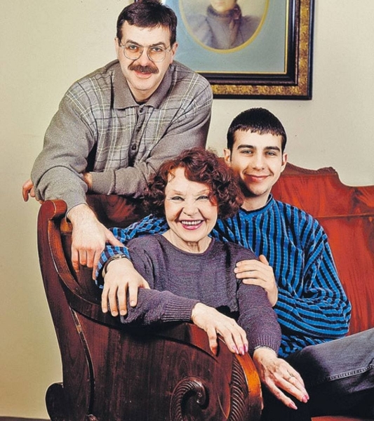 «Білоруський вокзал», «Я родом із дитинства»: померла актриса Ніна Ургант