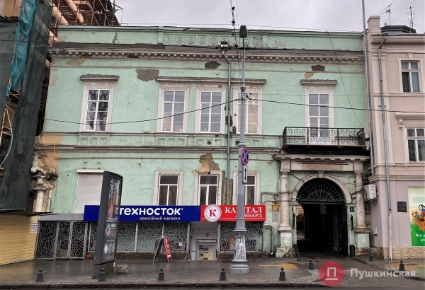 После домов Руссова и Либмана реставрация может переехать на соседний старинный дом