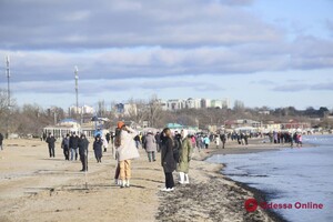Аншлаг на побережье и в центре города: как одесситы провели 2 января