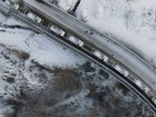 30 вантажівок випробували якість «Великого будівництва» на вантовому мосту у Запоріжжі