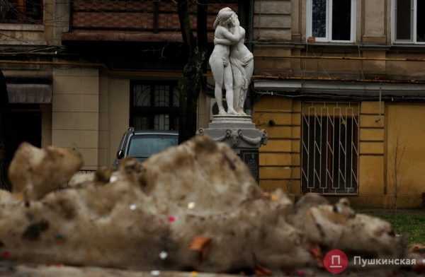 Позитив, несмотря на погоду: как центр Одессы встретил первое утро нового года. Фоторепортаж