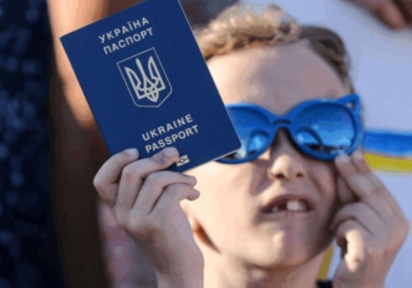 С 1 января в Украине стали дороже паспортные карты и загранпаспорта