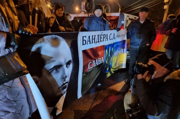 Белоруссия возмутилась участием своих беглых оппозиционеров в бандеровском марше в Киеве