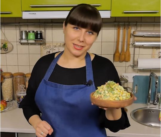 Ах, «Одеса»! Людмила Борщ поділилася рецептом дуже свіжого та ситного салату на Різдво та Старий Новий рік