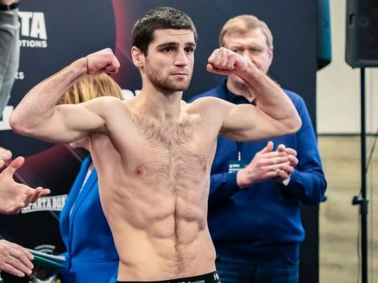 Українець Чухаджян побив боксера з Британії та взяв пояс IBF Inter-Continental: моменти бою