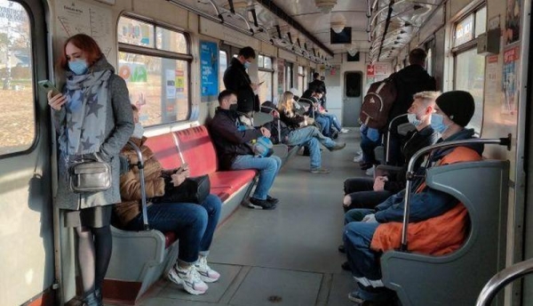 В метро Киева в случае локдауна вновь введут спецпропуска