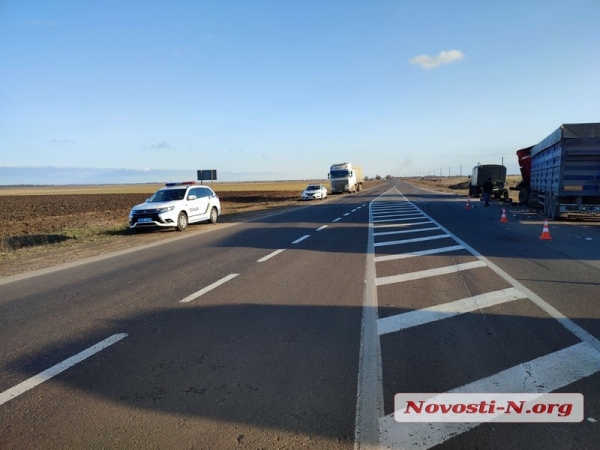 «Вторжение»: зерновоз протаранил военную колонну на трассе Николаев — Херсон