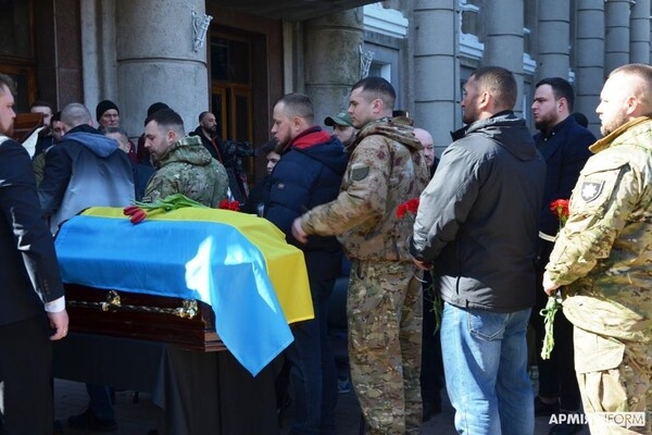В Одессе и области попрощались с погибшими воинами