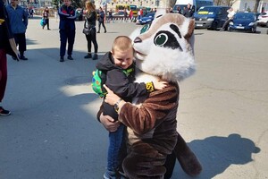 На одесском вокзале играл оркестр, а сотрудники зоопарка переоделись в костюмы
